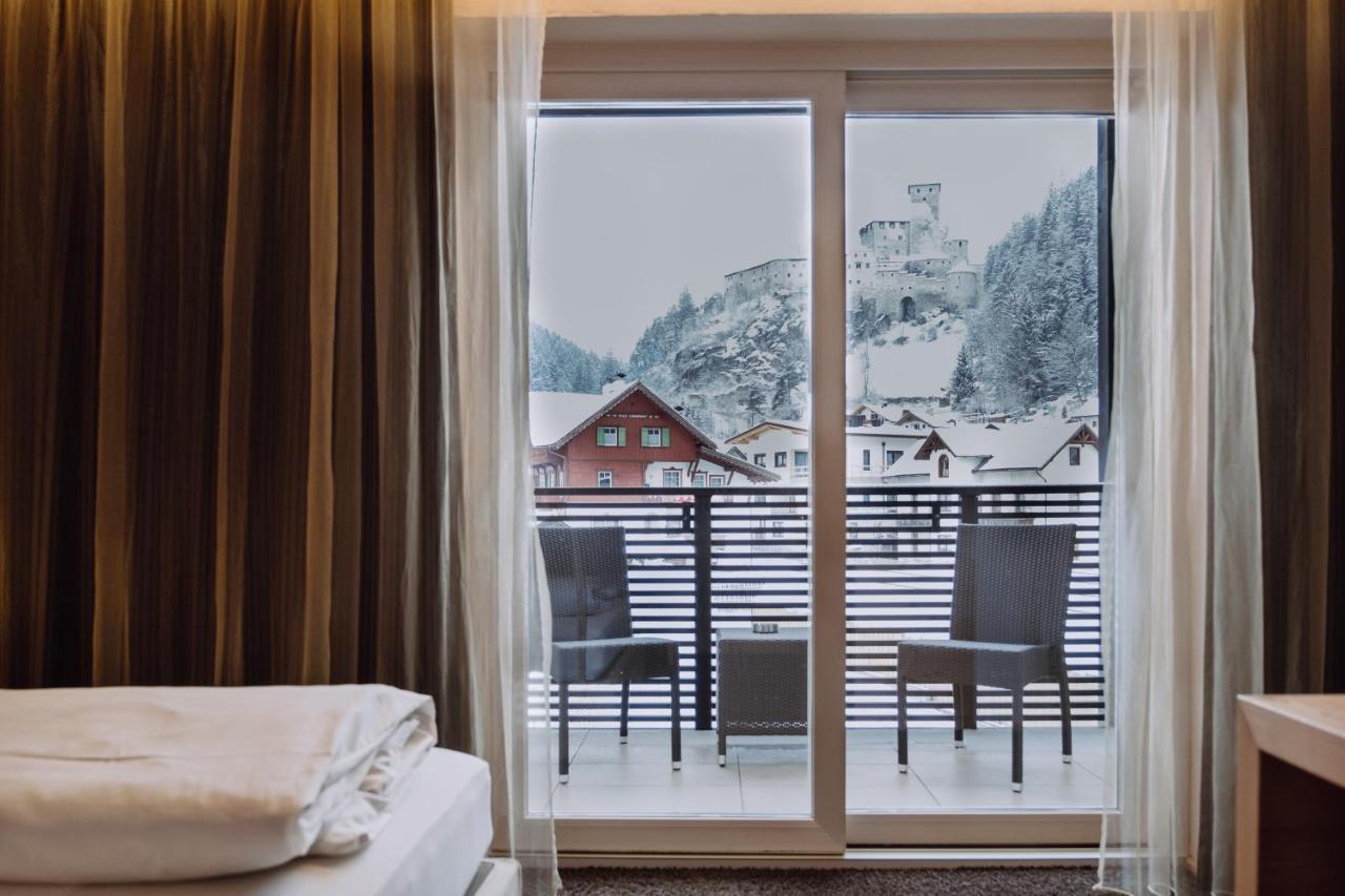 Hotel Heini Кампо Турес Екстериор снимка