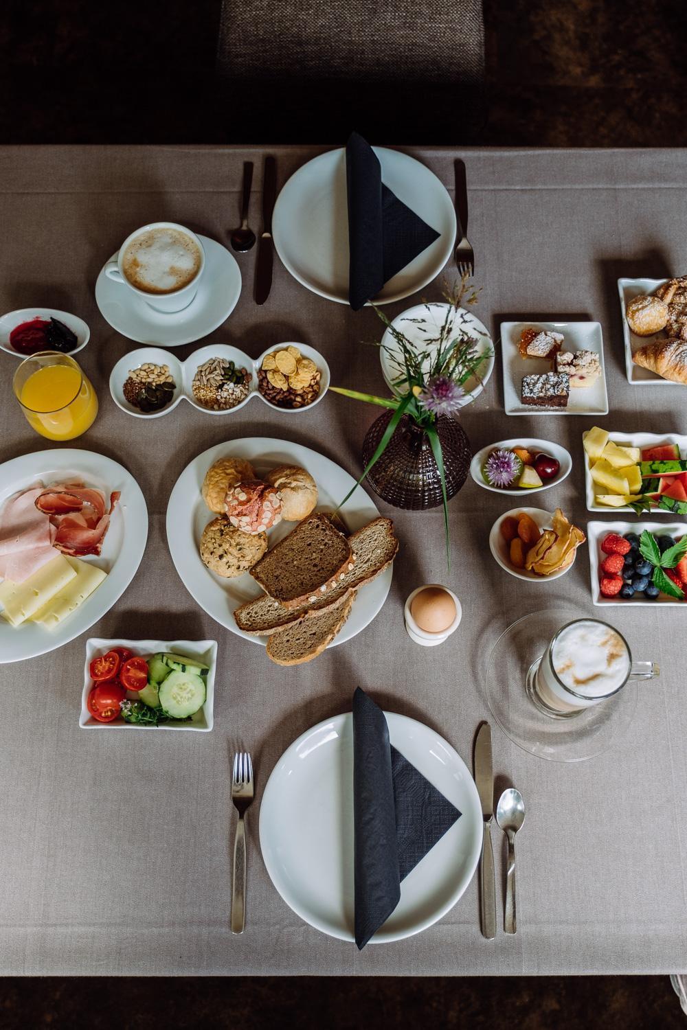 Hotel Heini Кампо Турес Екстериор снимка